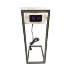 Tavolino per laptop Chloe di Carolina Living con porte USB effetto legno di recupero e ferro anticato: piano rettangolare in legno di mango, struttura in ferro
