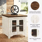 Tavolino Wystfield Bianco/Marrone - Signature Design by Ashley: Stile Moderno con Ripostiglio, Gambe in Legno e Ante Doppie