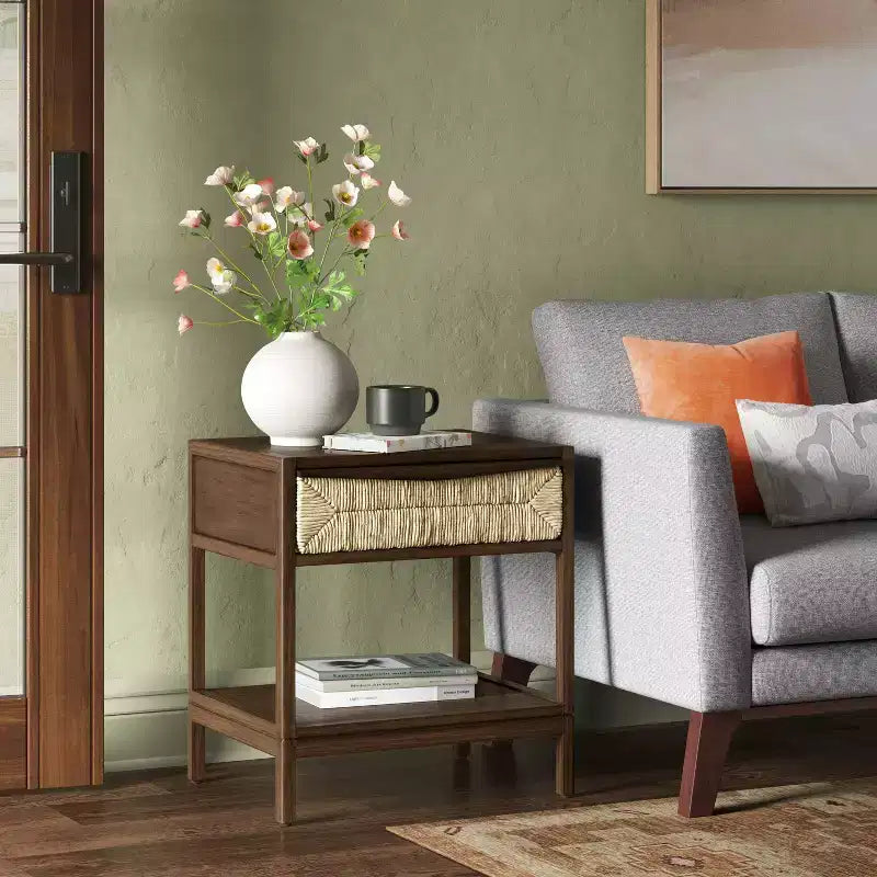 Tavolino Withania - Threshold™: composito di legno, mobiletto contenitore decorativo con cassetto