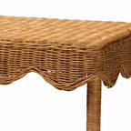 Bali & Pari Oteria Tavolino in Rattan con Bordo Ondulato Miele Chiaro