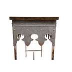 Tavolino da divano smerlato Storied Home Argento: Stile rustico con finitura in zinco, piano in legno di abete, capacità 20 kg