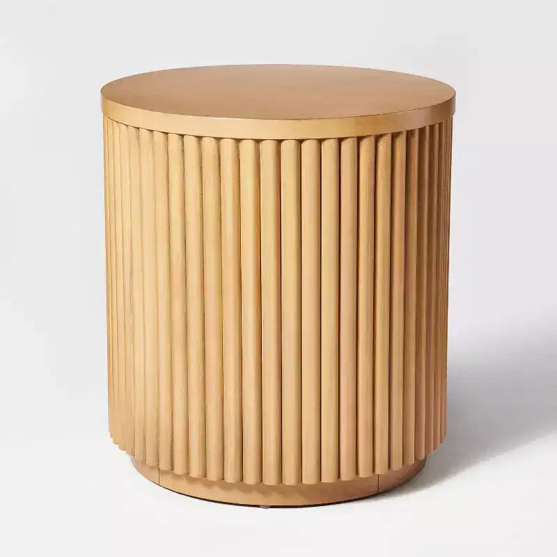 Tavolino con perni laterali Natural - Threshold™ progettato con Studio McGee Completamente assemblato