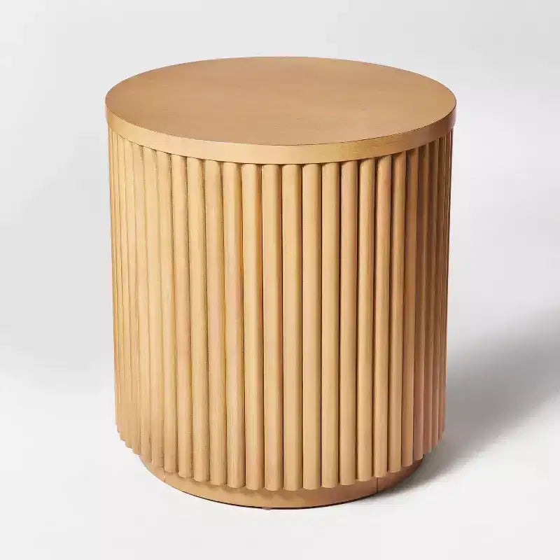 Tavolino con perni laterali Natural - Threshold™ progettato con Studio McGee Completamente assemblato