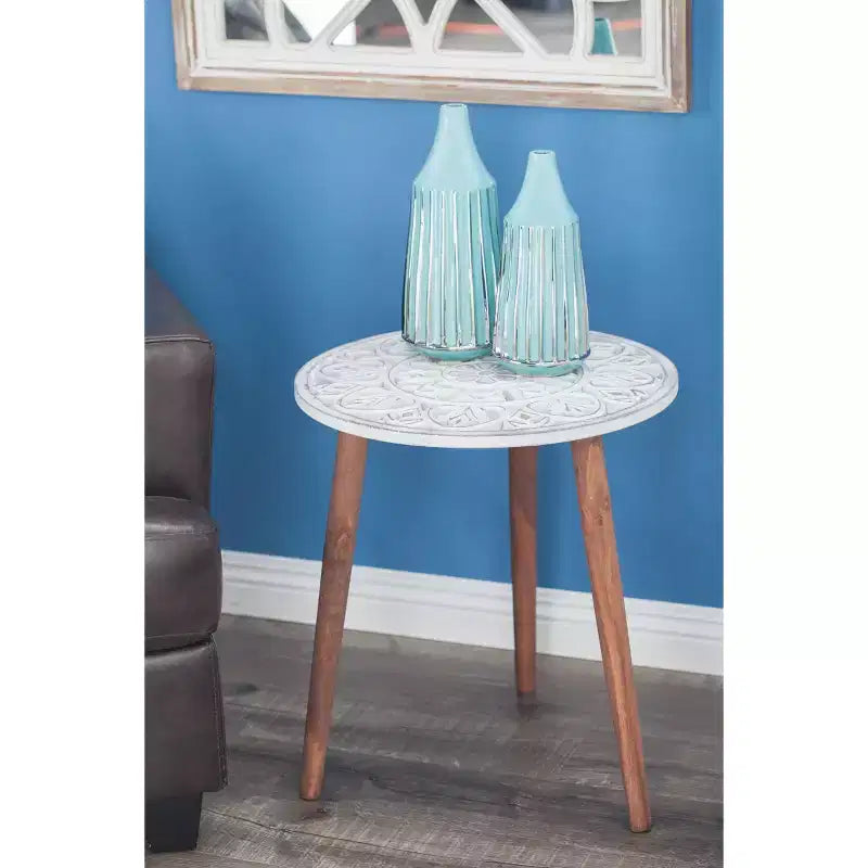 Tavolino d'appoggio in legno intagliato Olivia & May bianco: Rotondo, gambe a spillo, design contemporaneo