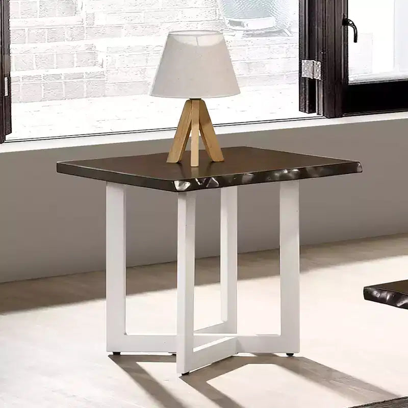 Set tavolino e tavolino d'appoggio Grinta Oak - miBasics: Stile transizionale, Bordo irregolare, Base in metallo