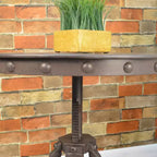 Tavolino d'accento industriale regolabile a manovella Carolina Living Tanvi: 24" di altezza, metallo rotondo, 18" di larghezza