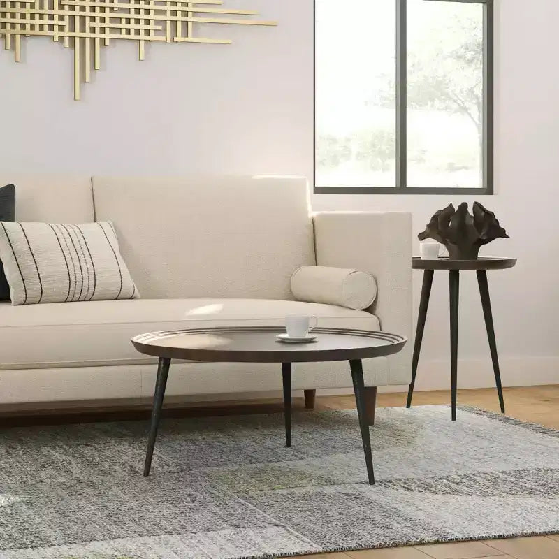 Tavolino da caffè Joellla Cognac - WyndenHall: Legno massello, Gambe metalliche svasate, Design industriale, 42.9 cm H