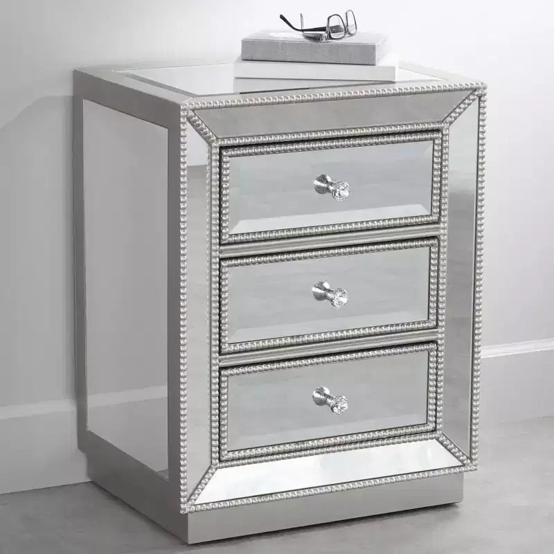 Coast to Coast Accents Trevi Tavolino Moderno Rettangolare a Specchio 20 x 15 con 3 Cassetti e Bordo con Perline Argentate per Soggiorno Camera da Letto Comodino Casa