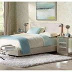 Coast to Coast Accents Trevi Tavolino Moderno Rettangolare a Specchio 20 x 15 con 3 Cassetti e Bordo con Perline Argentate per Soggiorno Camera da Letto Comodino Casa