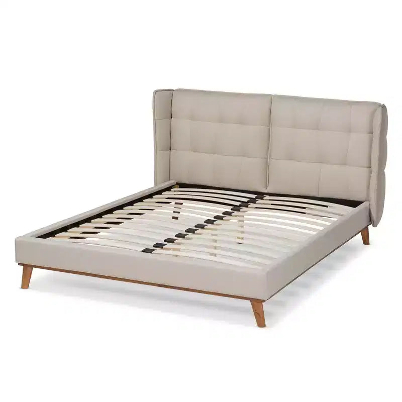 Letto a piattaforma in tessuto imbottito con testiera ad ali Gretchen - Baxton Studio