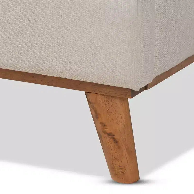 Letto a piattaforma in tessuto imbottito con testiera ad ali Gretchen - Baxton Studio