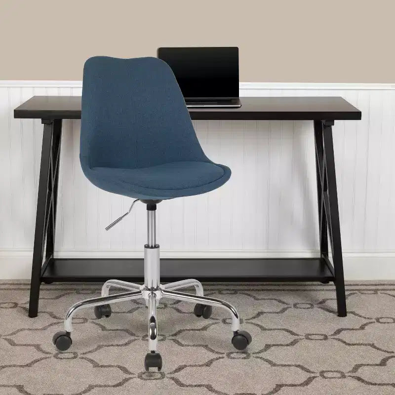 Sedia da ufficio direzionale in tessuto a metà schienale della serie Aurora di Flash Furniture con sollevamento pneumatico e base cromata