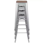Flash Furniture Sgabello da bar in metallo da 30 pollici con sedile in legno - Impilabile, set da 4
