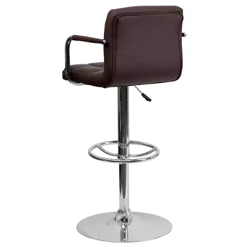 Sgabello da bar contemporaneo Flash Furniture in vinile trapuntato, regolabile in altezza, con braccioli e base cromata