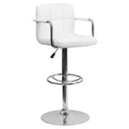 Sgabello da bar contemporaneo Flash Furniture in vinile trapuntato, regolabile in altezza, con braccioli e base cromata