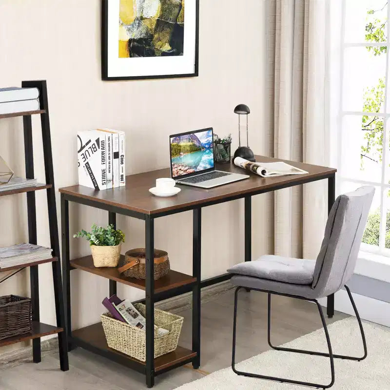 Scrivania per computer Costway da 119 cm, tavolo da ufficio/studio, postazione di lavoro domestica con ripiano regolabile, nero rustico/caffè/marrone