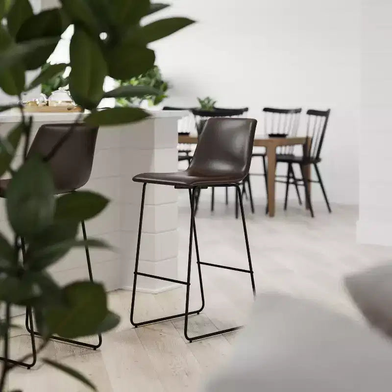 Sgabelli Merrick Lane da 30 pollici, con sedile a secchiello in finta pelle, altezza bancone, set da 2
