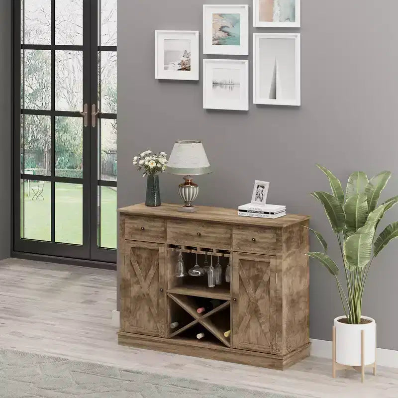 HOMCOM Madia Credenza da Cucina Stile Rustico con Portabottiglie, Portabicchieri e 3 Cassetti