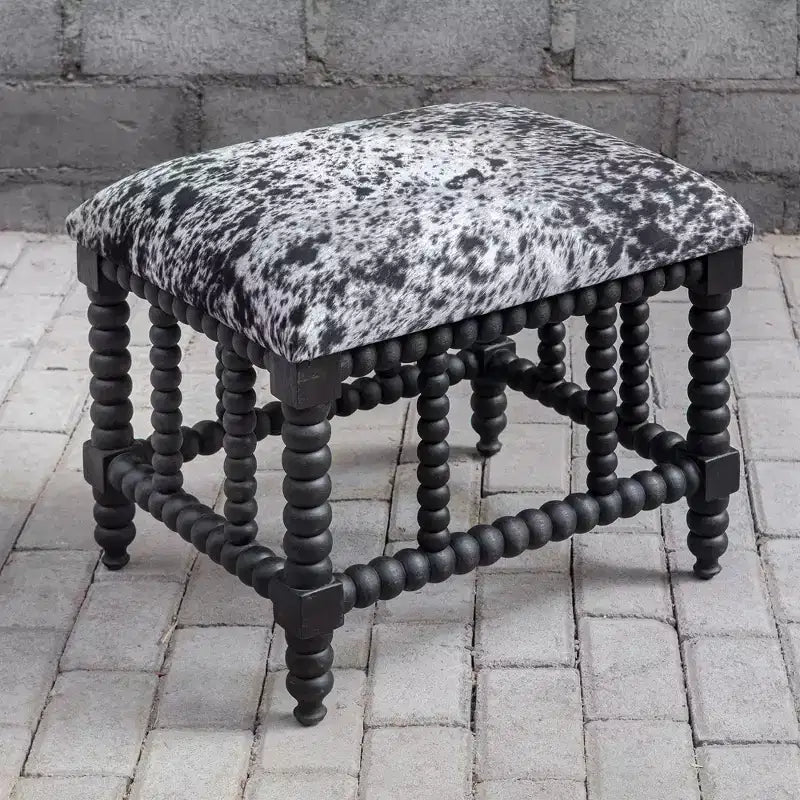 Panchina piccola in finta pelle di mucca grigia e bianca larga 22 1/2 Uttermost Rancho
