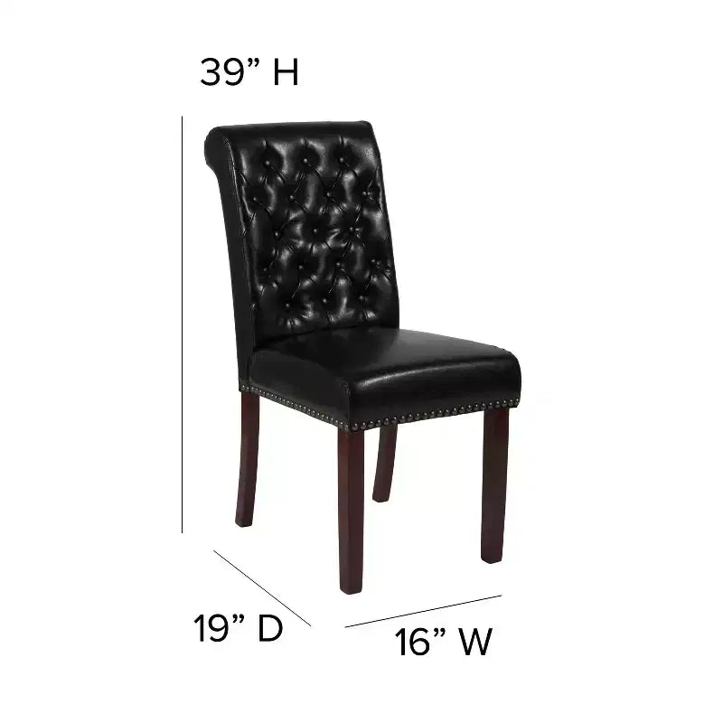 Sedia Emma and Oliver 4 PK Parsons con schienale arrotolato imbottito con bordo borchiato e telaio rifinito con feltrini in plastica