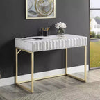 Scrivania Mendella con porte USB e prese elettriche - HOMES: Inside + Out
