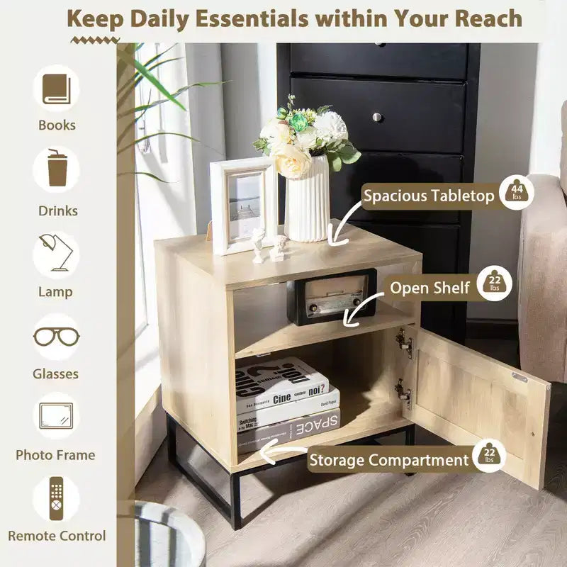 Costway 2 comodini con armadietto, tavolino laterale in legno, anta decorata in rattan, color rovere