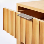 Scrivania smerlata in legno Thousand Oaks - Threshold designed with Studio McGee