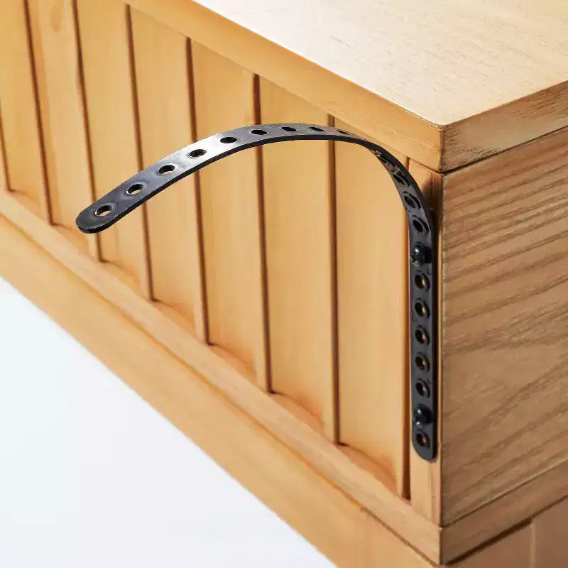 Scrivania smerlata in legno Thousand Oaks - Threshold designed with Studio McGee