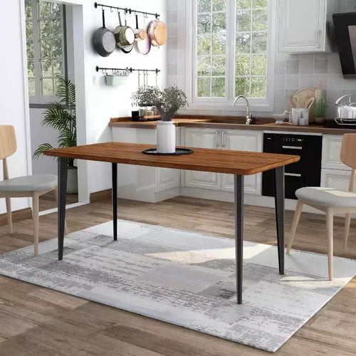 Table à manger en bois Shirin Mid-Century - HOMES: Inside + Out