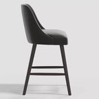 Sgabello da bar Geller in velluto lucido Threshold da 68,5 cm con poggiapiedi