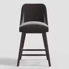 Sgabello da bar Geller in velluto lucido Threshold da 68,5 cm con poggiapiedi
