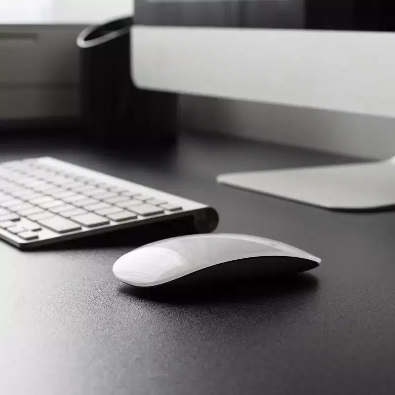 IRIS USA Scrivania Semplice, Scrivania Base per Computer, Tavolo per Laptop, Scrivania da Ufficio, Nera, Tavolo da Studio