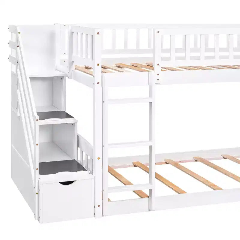 Letto a castello ModernLuxe con scaletta e due cassetti (due letti singoli)