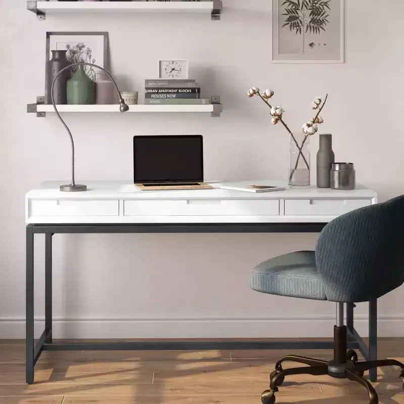 Scrittoio Devlin Mid-Century in Legno Massello con Cassetti - WyndenHall