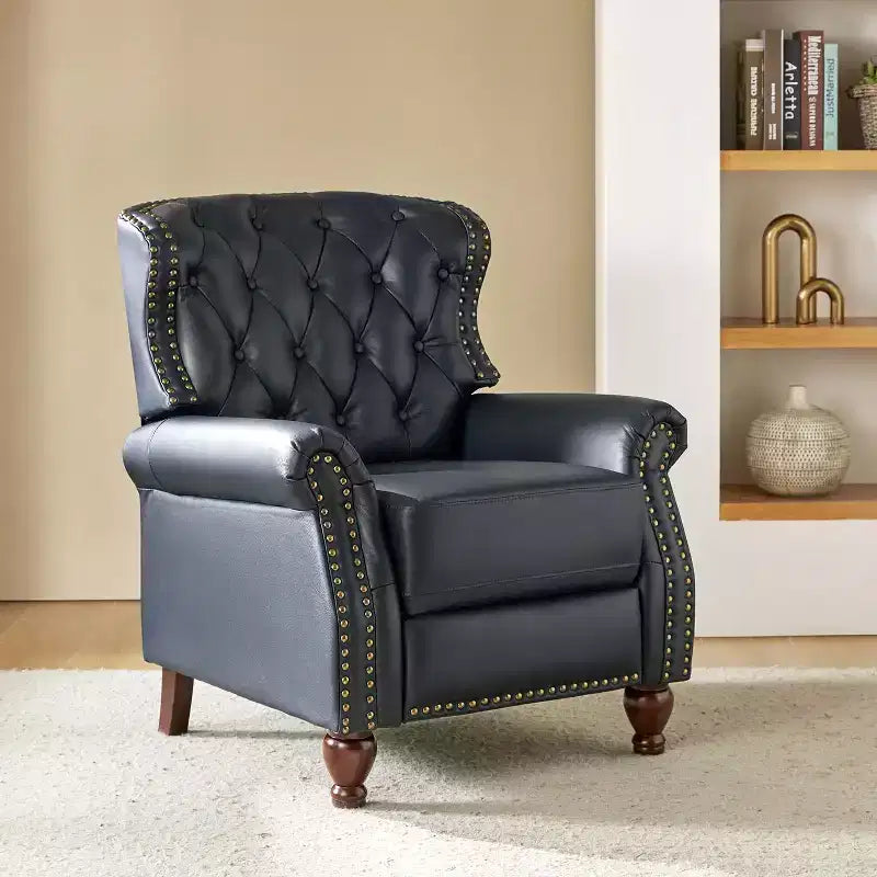 Poltrona reclinabile Justine Transitiona in legno con rivestimento in vera pelle e borchie per soggiorno e camera da letto | ART OF LIVING DESIGNS