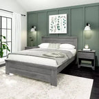 Letto matrimoniale Plank+Beam Farmhouse con testiera a pannelli, letto a piattaforma in legno massello