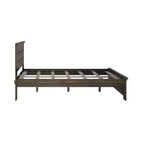 Letto matrimoniale Plank+Beam Farmhouse con testiera a pannelli, letto a piattaforma in legno massello
