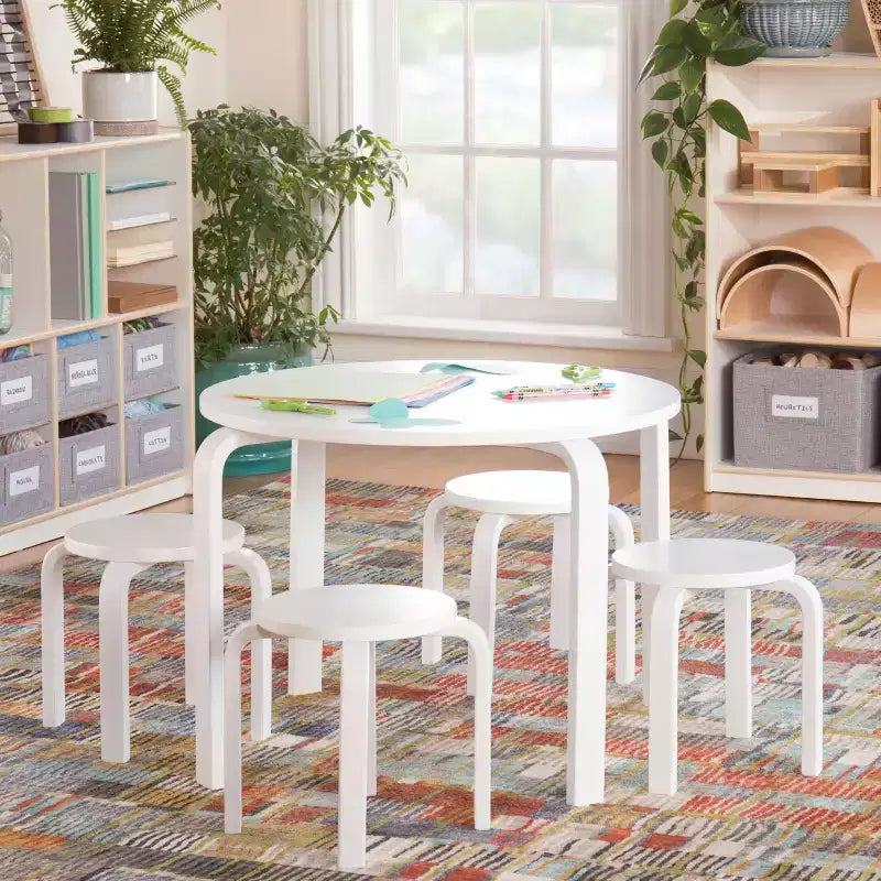 Set tavolo e sedie per bambini Nordic di Guidecraft: Tavolo rotondo in legno per attività per bambini con 4 sgabelli, ideale per camerette e aule scolastiche