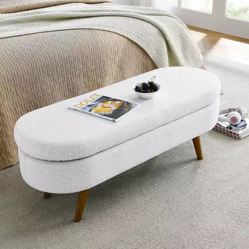 Panca Contenitore Ovale con Gambe in Legno di Hevea, Pouf Moderno Trapuntato - ModernLuxe