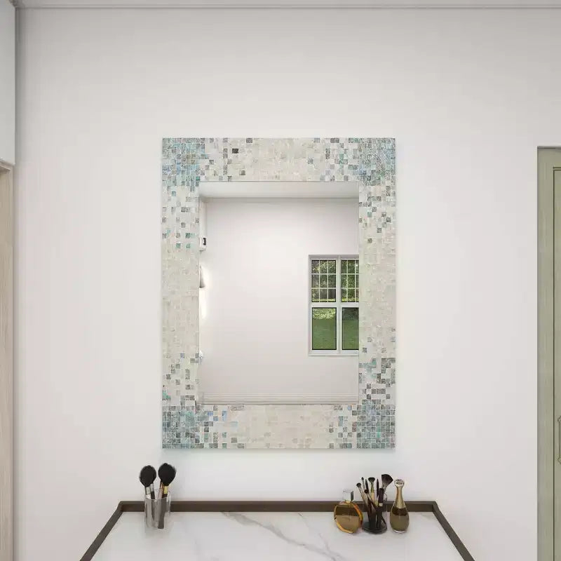 Specchio da Parete Mosaico Artigianale in Madreperla con Angoli Blu Crema - Olivia & May