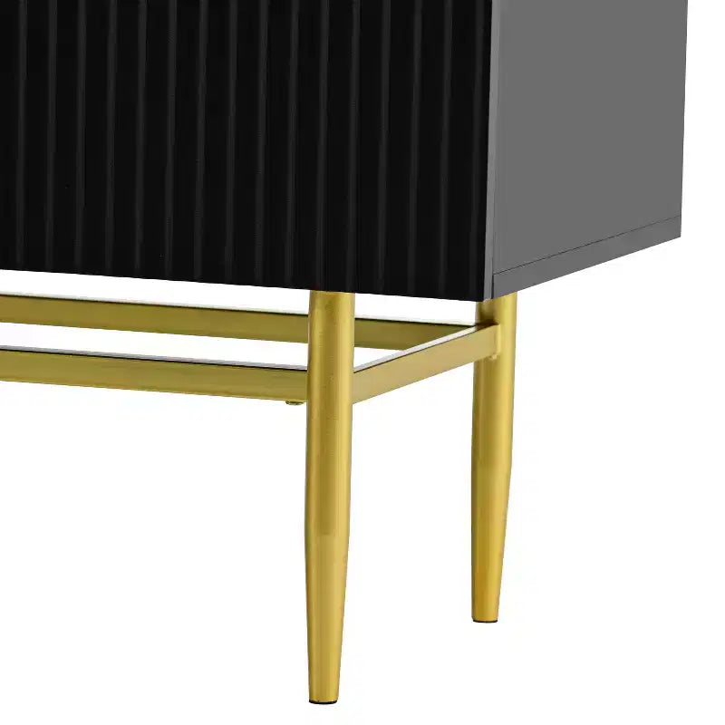 Madia moderna, Credenza con maniglie e gambe in metallo-ModernLuxe