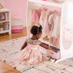 Guidecraft Kids' Dress Up Storage - Bianco: Armadio per Travestimenti, Guardaroba per Costumi e Organizzatore di Vestiti con Specchio e Appendiabiti