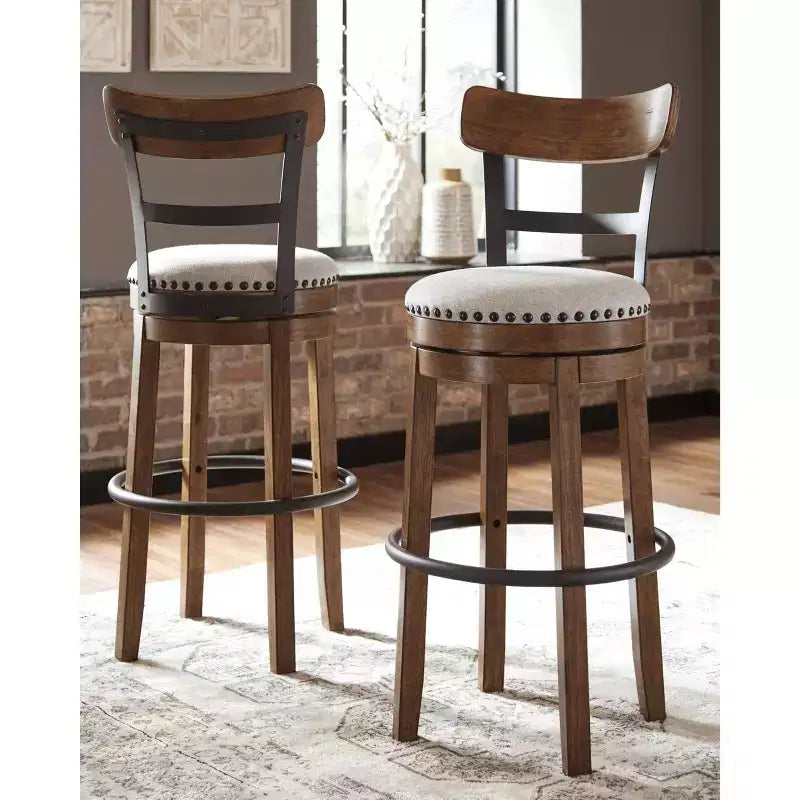 Sgabello da bar imbottito girevole Tall Valebeck - Design esclusivo Ashley