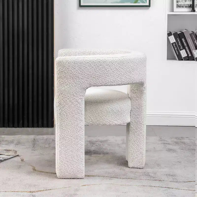 Poltrona a braccioli quadrati rivestita in bouclé da 71 cm - Kinwell