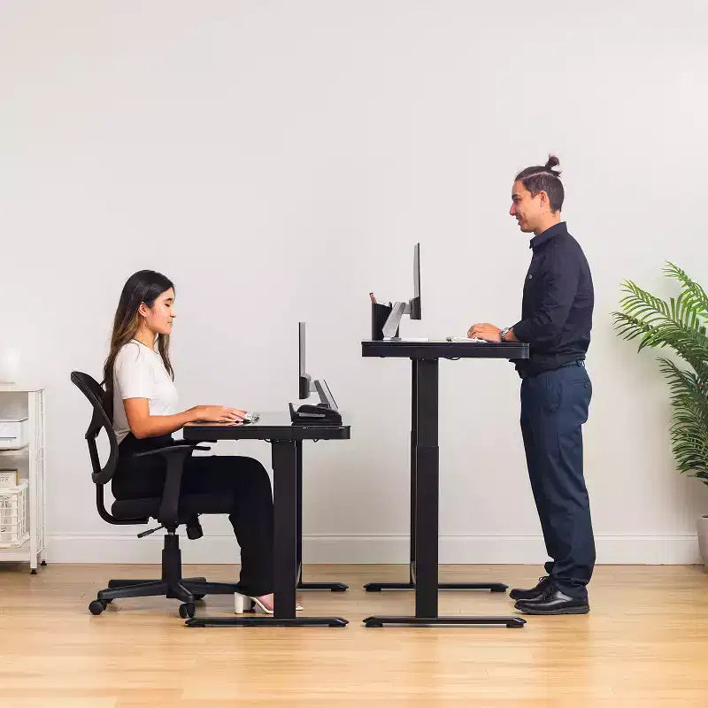 Scrivania elettrica IRIS USA regolabile in altezza con porta USB