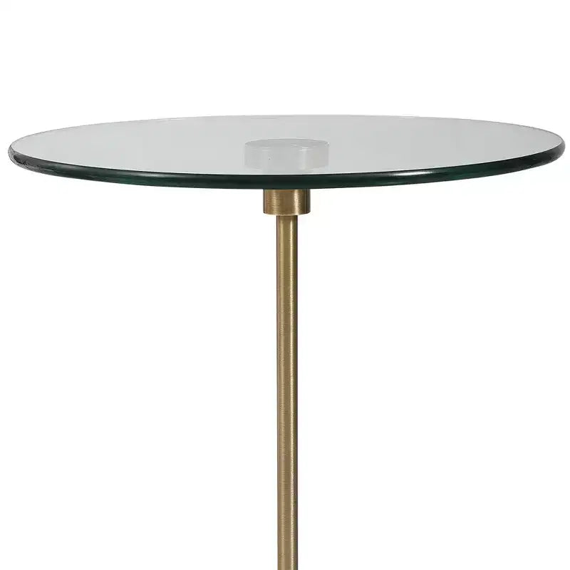 Tavolino moderno rotondo con finitura in ottone spazzolato Uttermost, 39,4 cm di larghezza, piano in vetro dorato per soggiorno, camera da letto, comodino, ingresso, casa