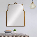 Specchio da parete Storied Home con cornice ad arco in metallo
