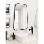 Specchio da parete Caskill con cornice a campana - Kate & Laurel All Things Decor