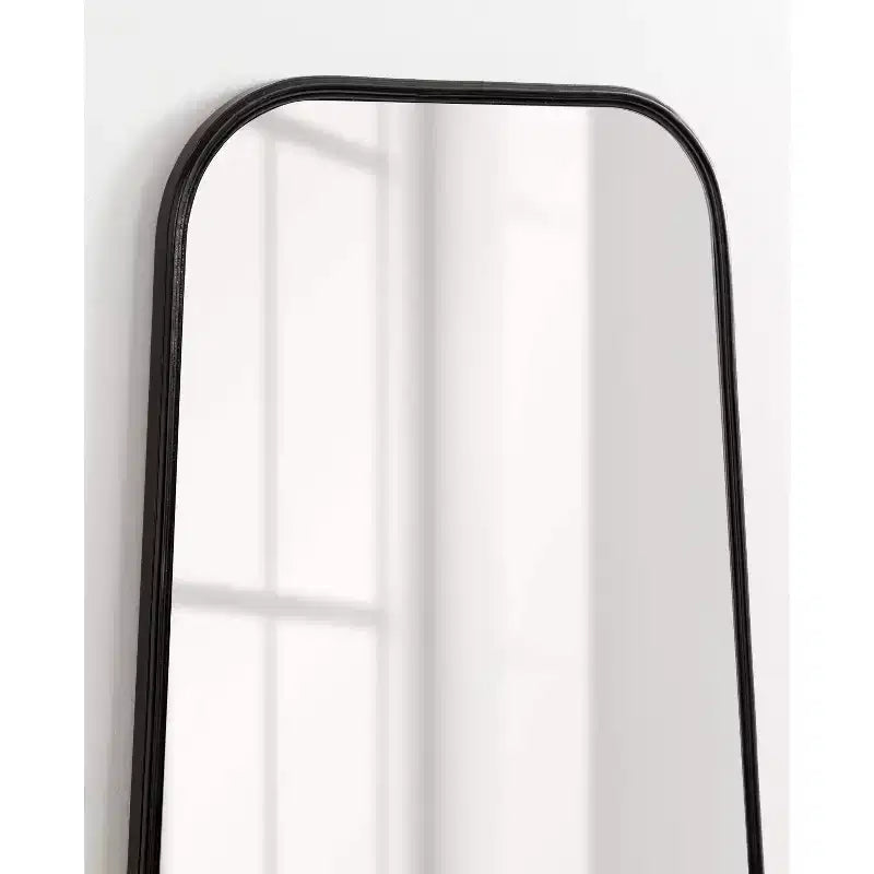 Specchio da parete Caskill con cornice a campana - Kate & Laurel All Things Decor