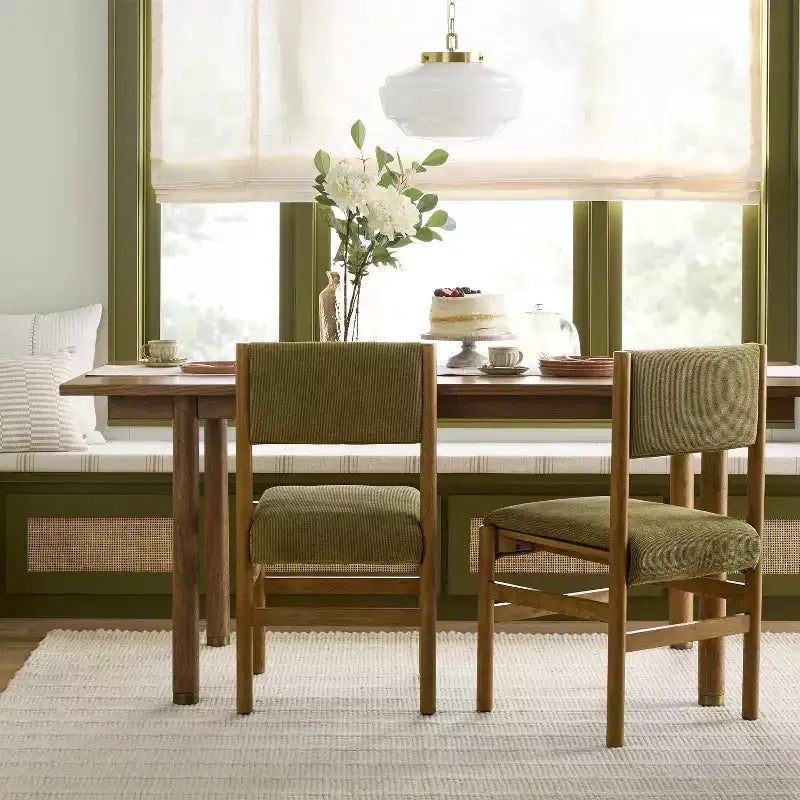 Sedia da pranzo imbottita senza braccioli con gambe Dowel - Arredamento Hearth & Hand with Magnolia